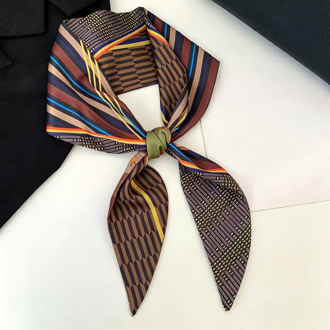 Scarf Silk Neck - Foulard en soie biaisé imprimé de