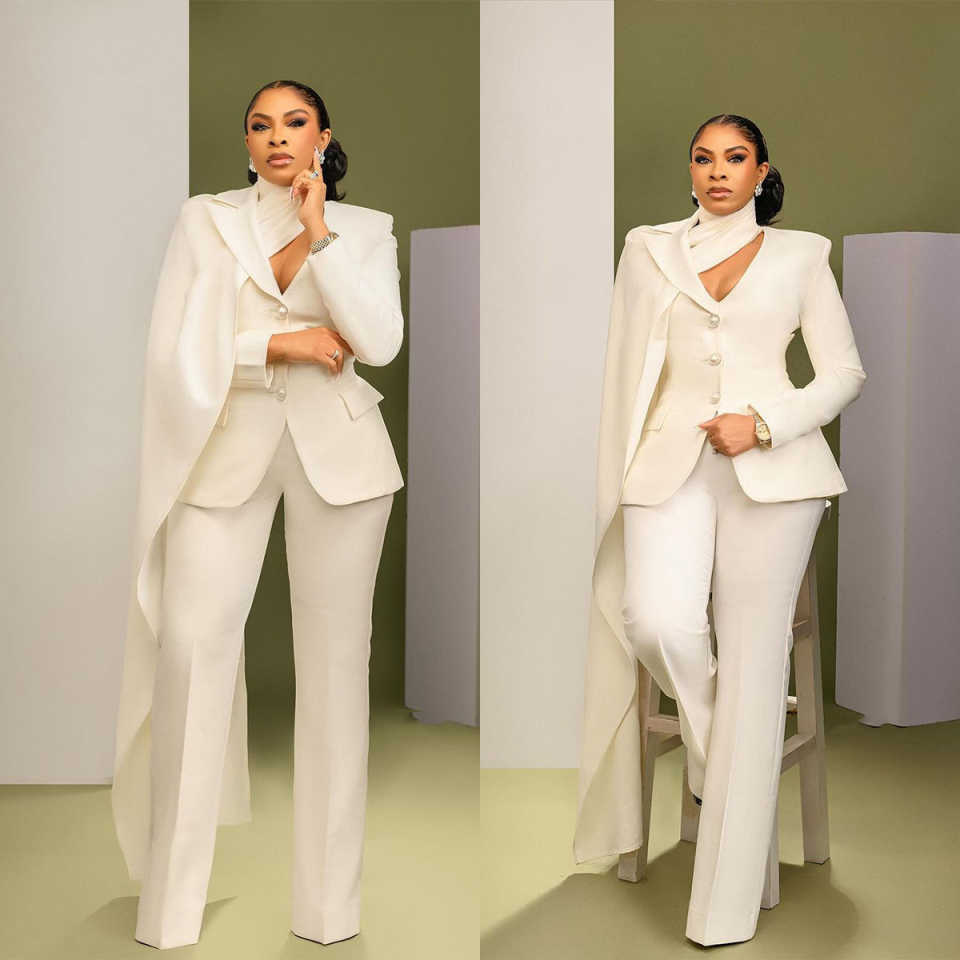 Women Formal Wear With Tie - Costumes pantalons personnalisés pour femmes, vêtements