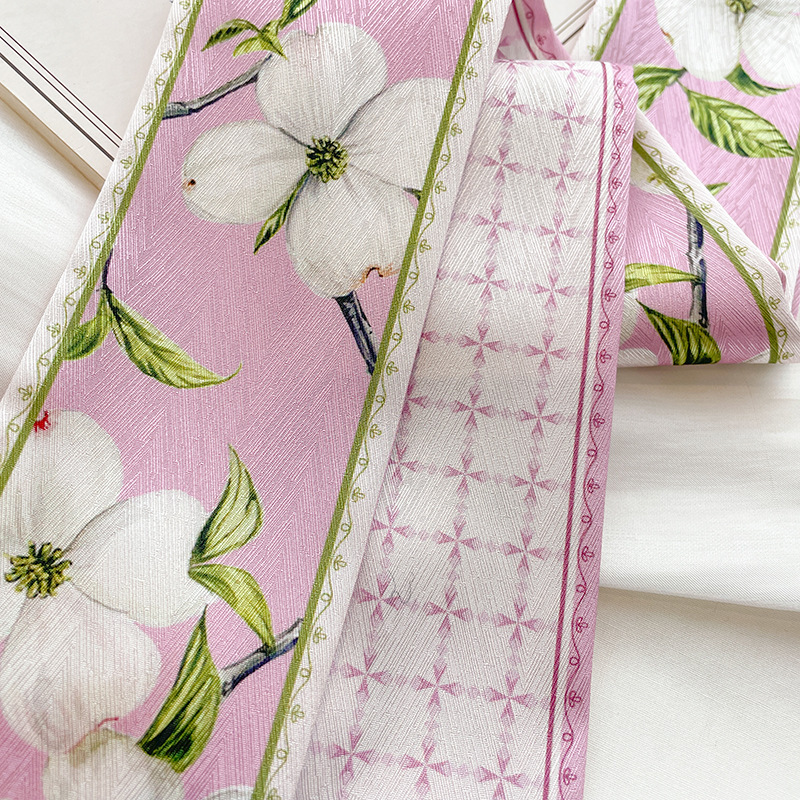 Écharpe longue en satin de soi - Scarf Silk Neck avis et prix